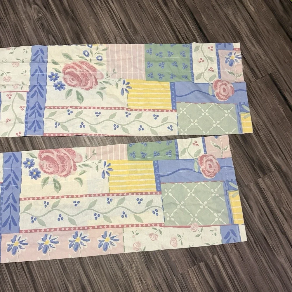 Springs set valance